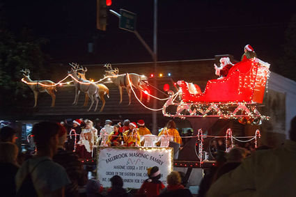 Fallbrook Ca Christmas Parade 2022 Plenty To Do When Home For The Holidays In Fallbrook - Village News